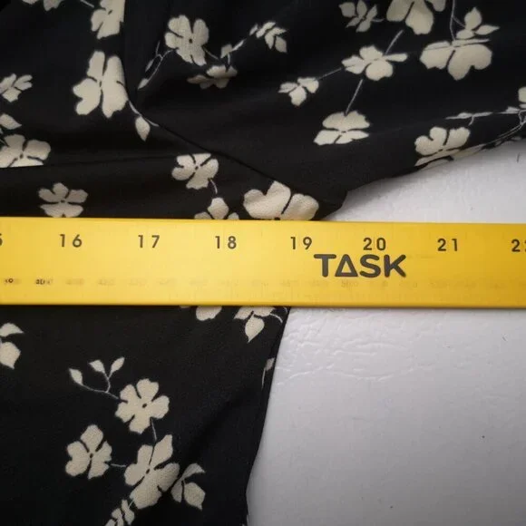 NWT Jules & Leopold Ladies Size Medium Black & Cream Flower Pattern Blouse - Picture 8 of 10